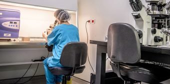 How Clinics Can Reduce Dependency on Manual Work